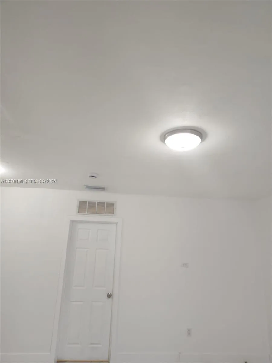 655 Eldron Dr #26 Miami Springs, FL 33166