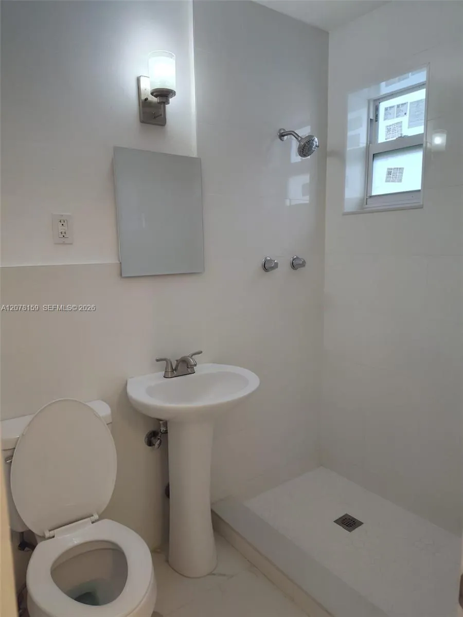 655 Eldron Dr #26 Miami Springs, FL 33166