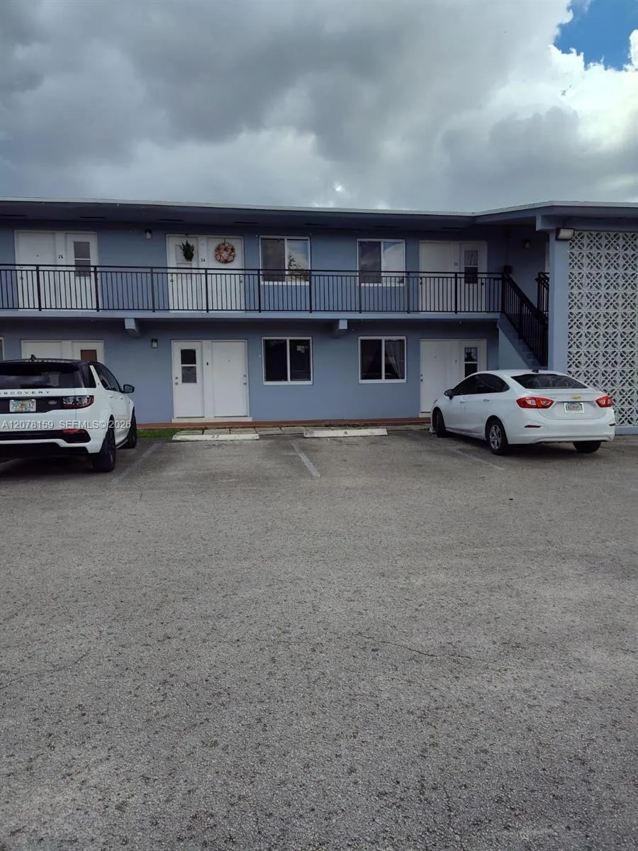 655 Eldron Dr #26 Miami Springs, FL 33166