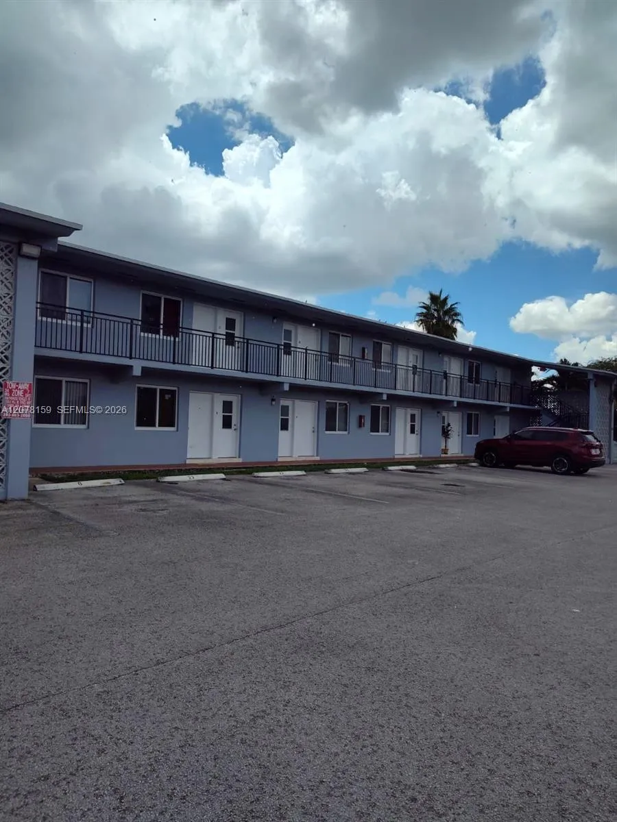 655 Eldron Dr #26 Miami Springs, FL 33166