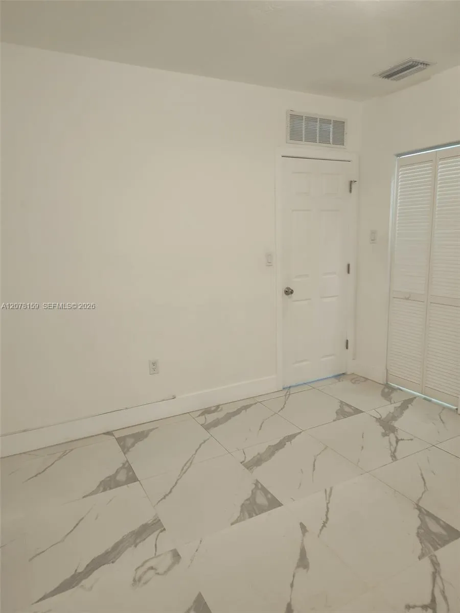 655 Eldron Dr #26 Miami Springs, FL 33166