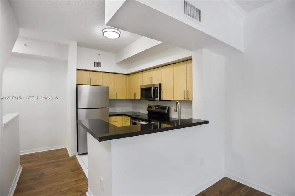 2941 NE 185th St #1305 Miami, FL 33180