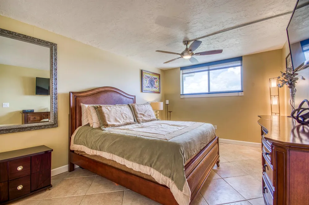 108 Paradise Harbour Boulevard #514 + Boat Slip 2 North Palm Beach, FL 33408