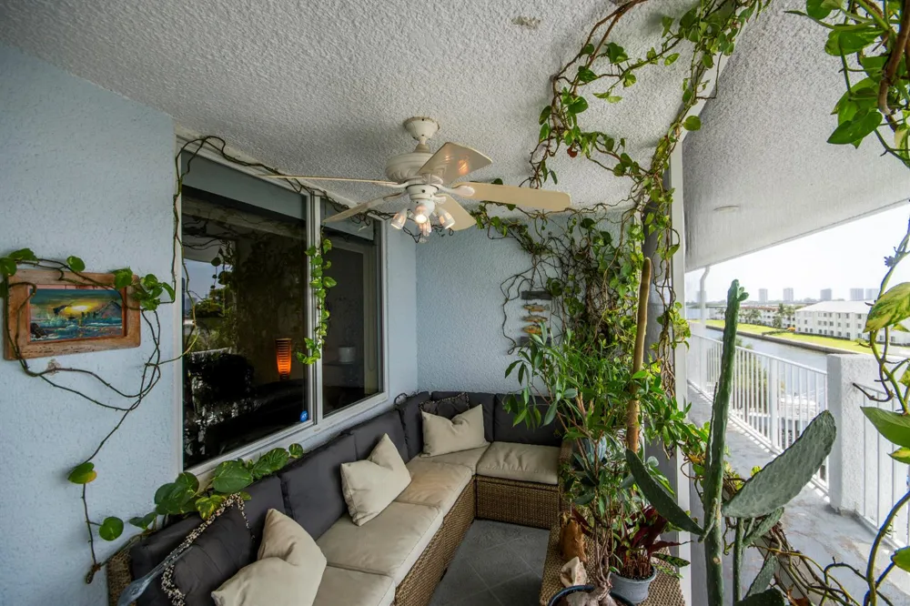 108 Paradise Harbour Boulevard #514 + Boat Slip 2 North Palm Beach, FL 33408