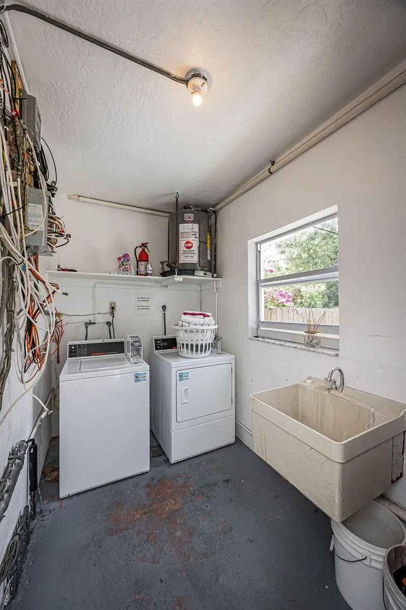 420 W PALM STREET #23 Lantana, FL 33462