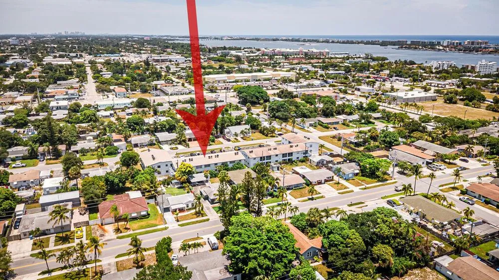 420 W PALM STREET #23 Lantana, FL 33462