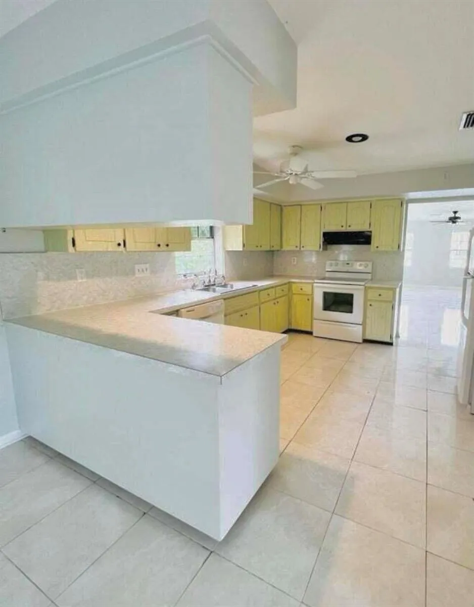 2118 SE MORNINGSIDE BOULEVARD Port St. Lucie, FL 34952