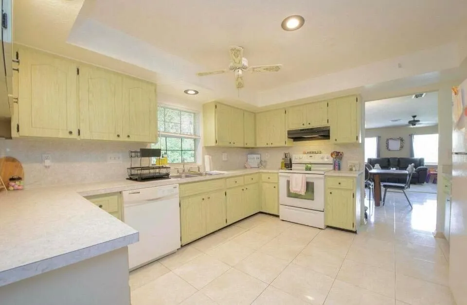2118 SE MORNINGSIDE BOULEVARD Port St. Lucie, FL 34952