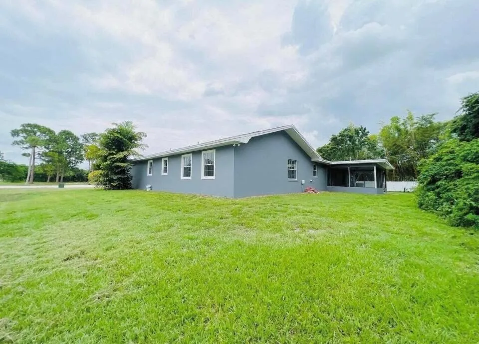 2118 SE MORNINGSIDE BOULEVARD Port St. Lucie, FL 34952
