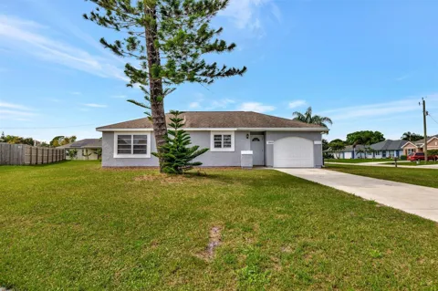 2502 SE CALADIUM COURT