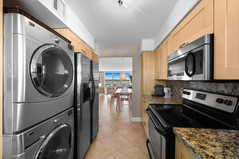 511 BAYSHORE DRIVE #810 Fort Lauderdale, FL 33304