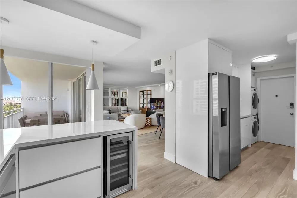 607 Ocean Dr #10K Key Biscayne, FL 33149