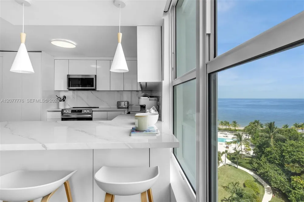 607 Ocean Dr #10K Key Biscayne, FL 33149
