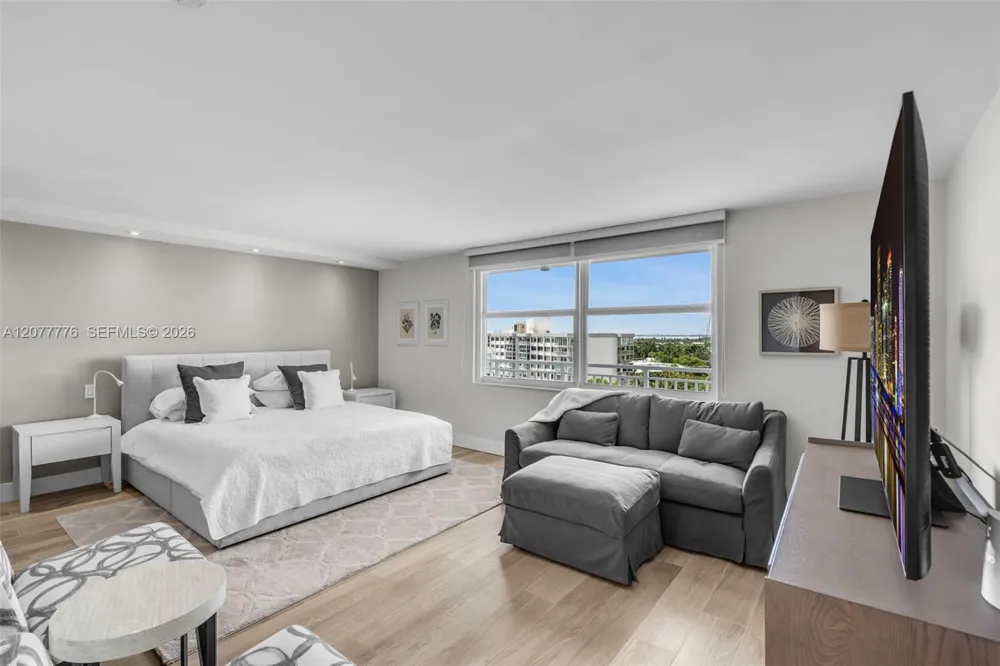 607 Ocean Dr #10K Key Biscayne, FL 33149