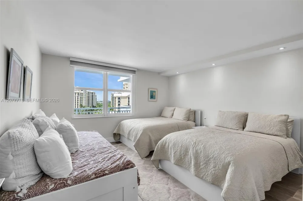 607 Ocean Dr #10K Key Biscayne, FL 33149
