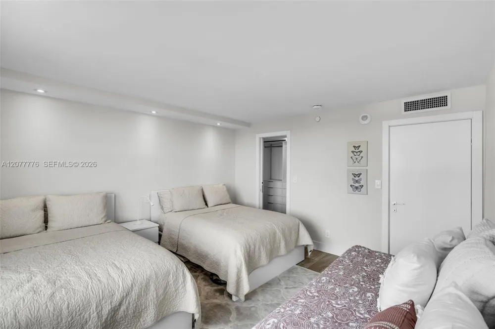 607 Ocean Dr #10K Key Biscayne, FL 33149