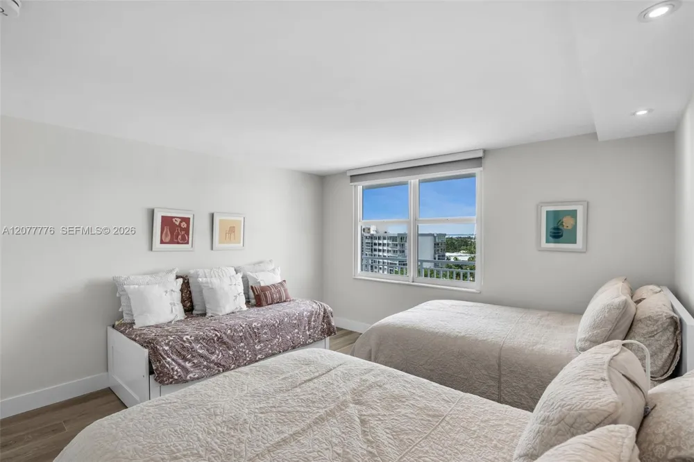 607 Ocean Dr #10K Key Biscayne, FL 33149