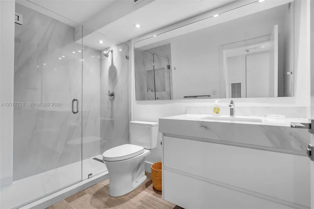 607 Ocean Dr #10K Key Biscayne, FL 33149