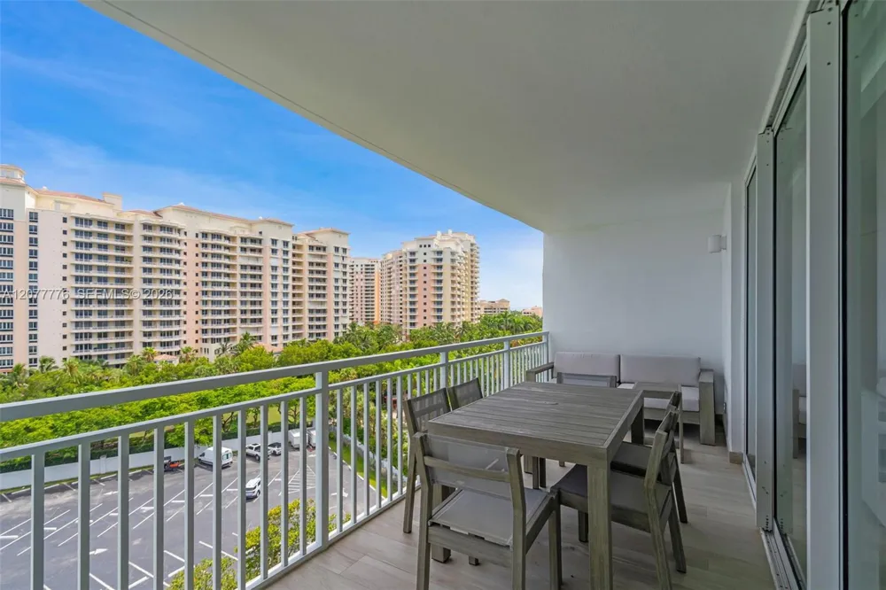 607 Ocean Dr #10K Key Biscayne, FL 33149