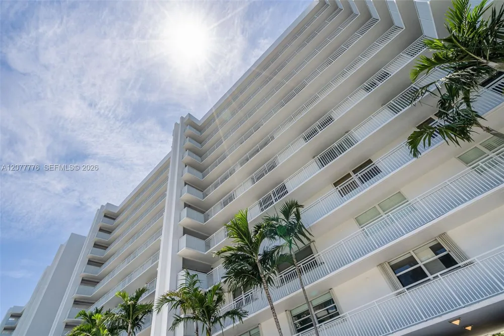 607 Ocean Dr #10K Key Biscayne, FL 33149