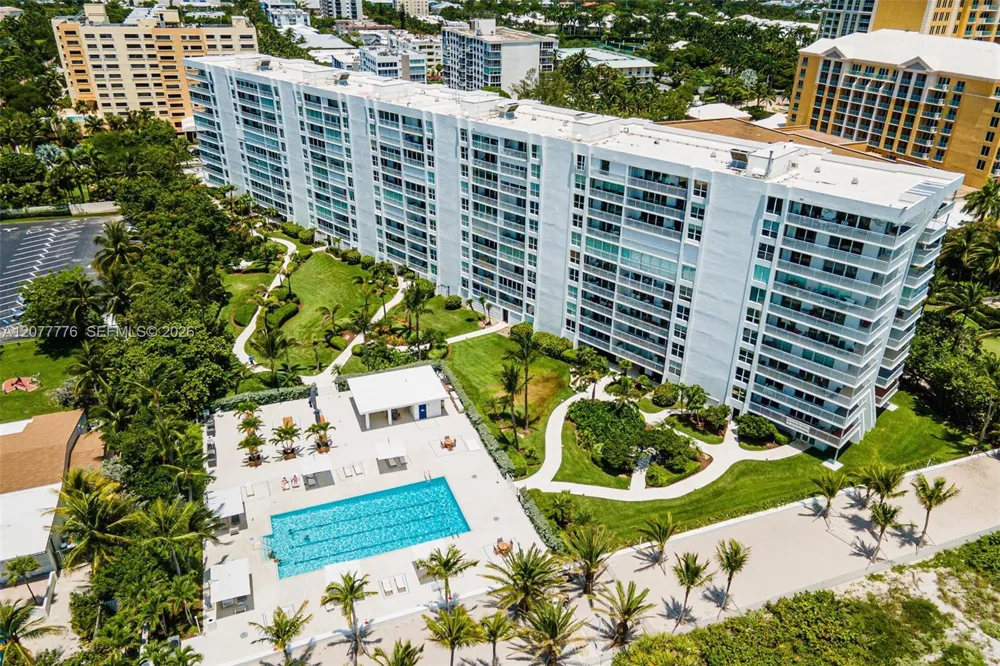 607 Ocean Dr #10K Key Biscayne, FL 33149