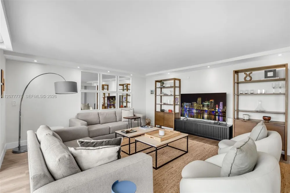 607 Ocean Dr #10K Key Biscayne, FL 33149