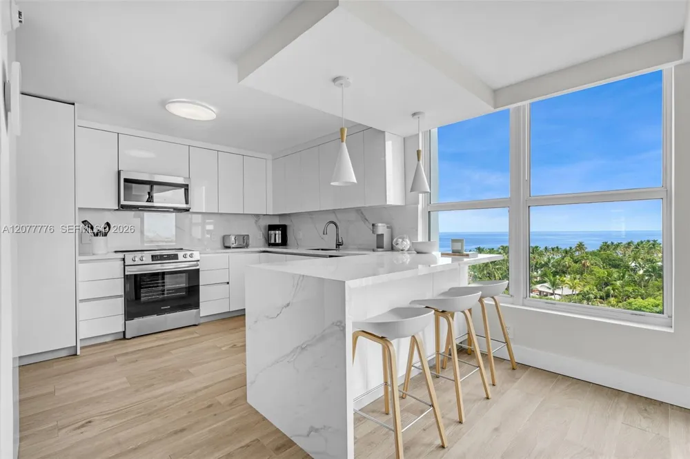 607 Ocean Dr #10K Key Biscayne, FL 33149