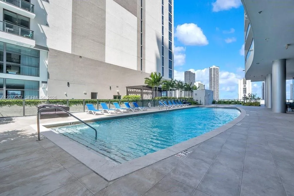 1600 NE 1st Ave #2811 Miami, FL 33132