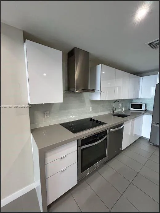 1600 NE 1st Ave #2811 Miami, FL 33132