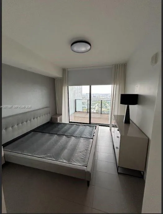 1600 NE 1st Ave #2811 Miami, FL 33132