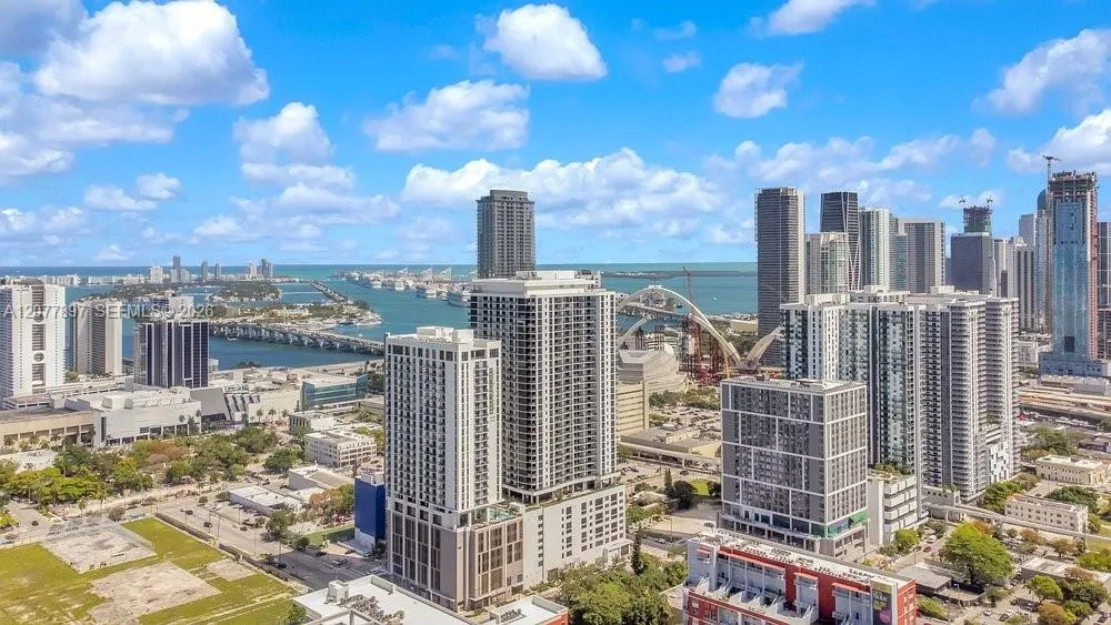 1600 NE 1st Ave #2811 Miami, FL 33132