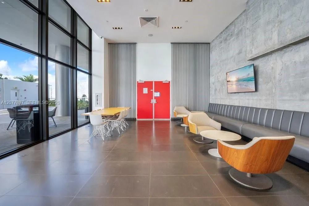 1600 NE 1st Ave #2811 Miami, FL 33132