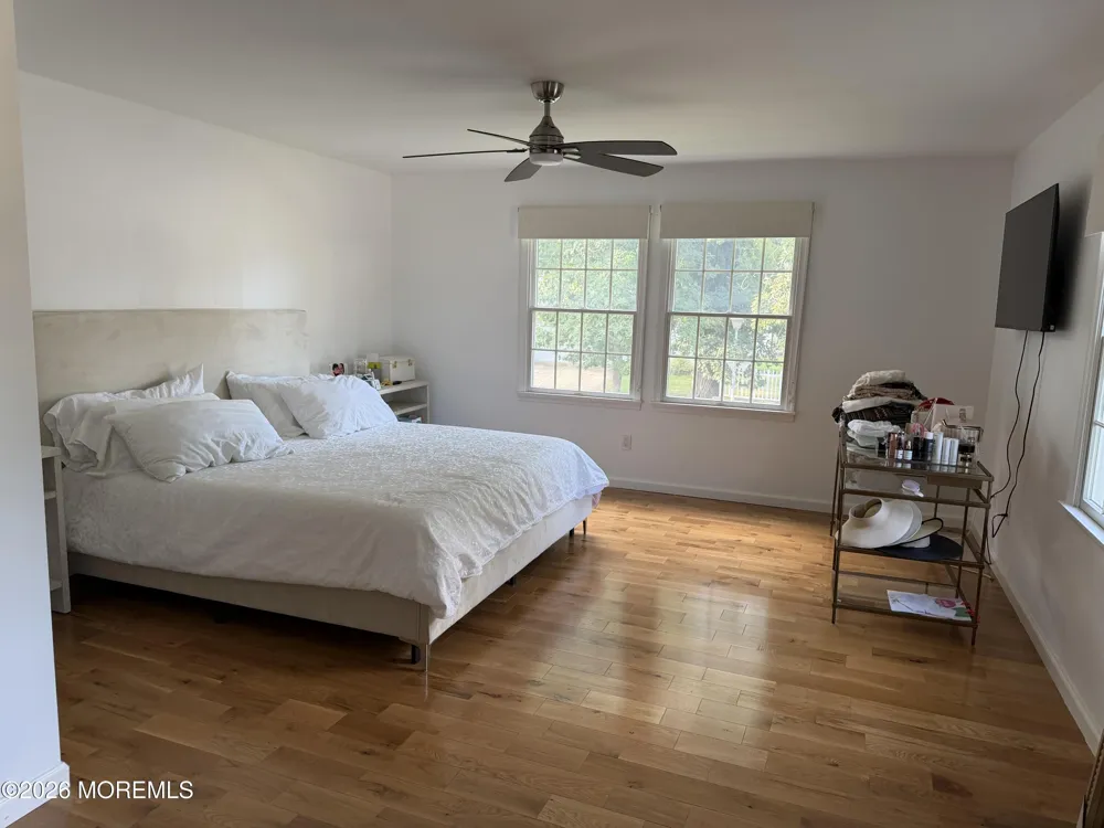 534 Apple Drive Oakhurst, NJ 07755