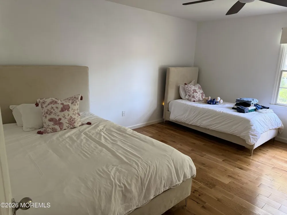 534 Apple Drive Oakhurst, NJ 07755