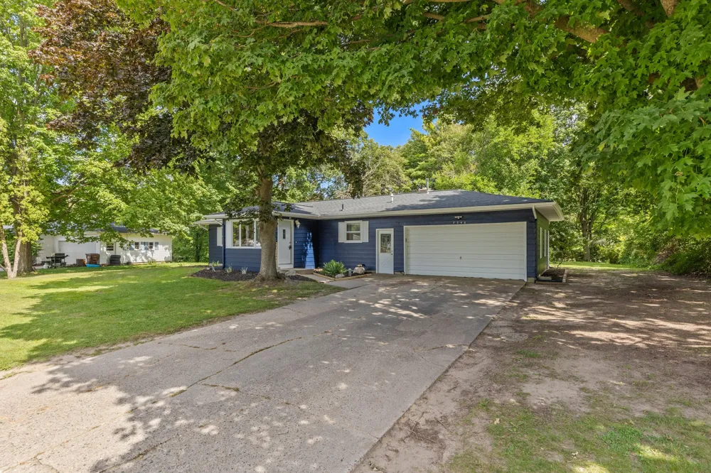 7246 Rezen Drive NE Plainfield Charter Township, MI 49341