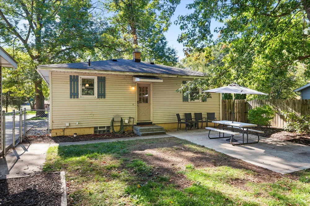 2217 W Lakewood Boulevard Park Township, MI 49424