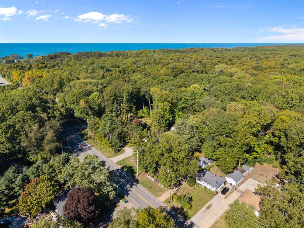 2217 W Lakewood Boulevard Park Township, MI 49424