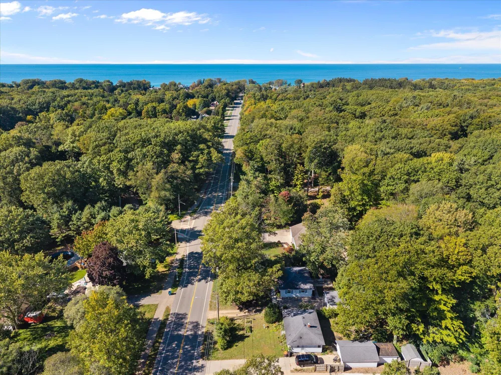 2217 W Lakewood Boulevard Park Township, MI 49424