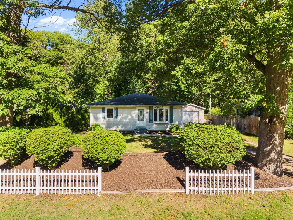 2217 W Lakewood Boulevard Park Township, MI 49424