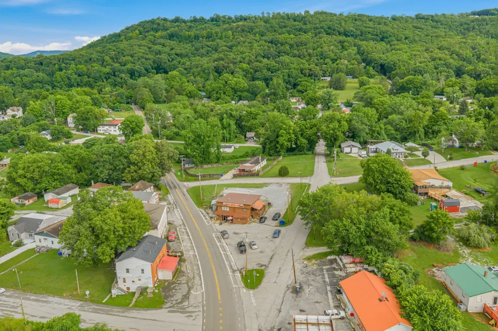 836 Unaka St Harriman, TN 37748