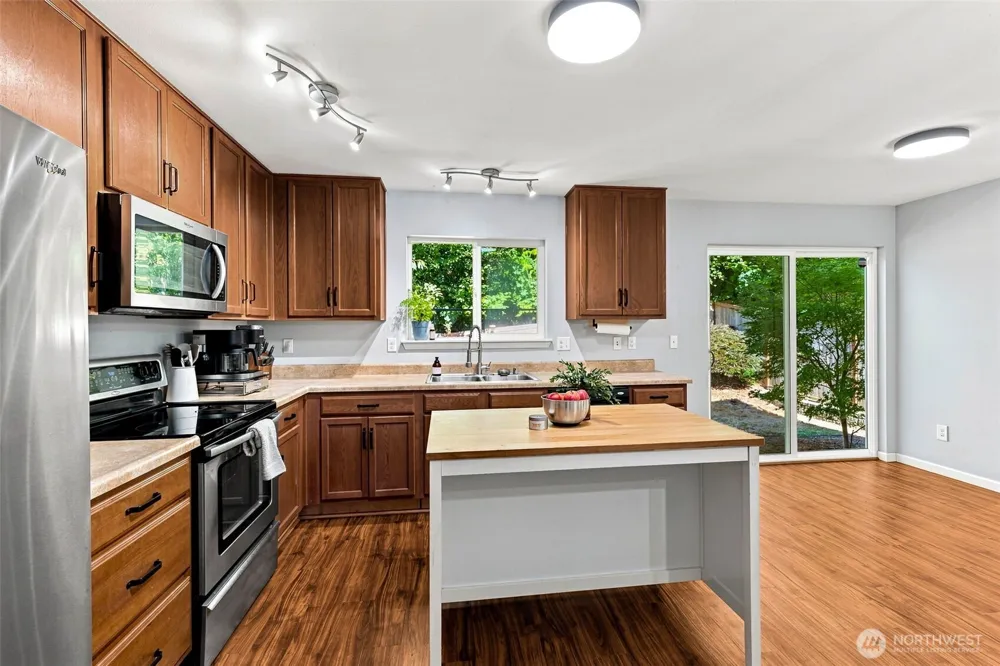 896 G STREET SE Tumwater, WA 98512
