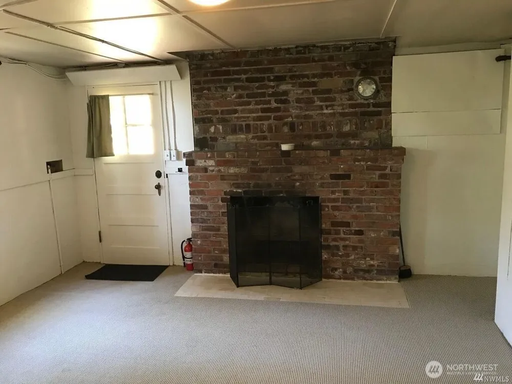 3222 30th Avenue W Seattle, WA 98199