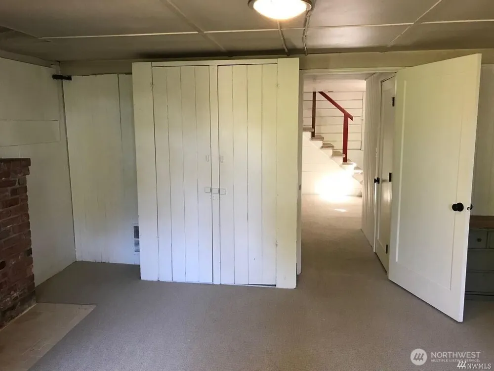 3222 30th Avenue W Seattle, WA 98199