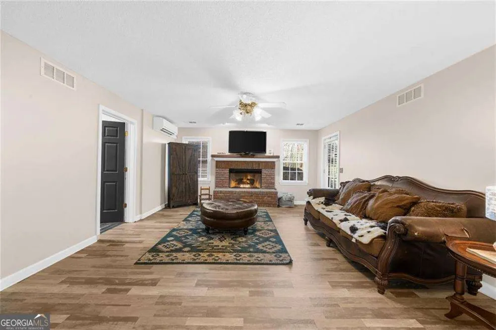 2638 Waters Edge DR Gainesville, GA 30504