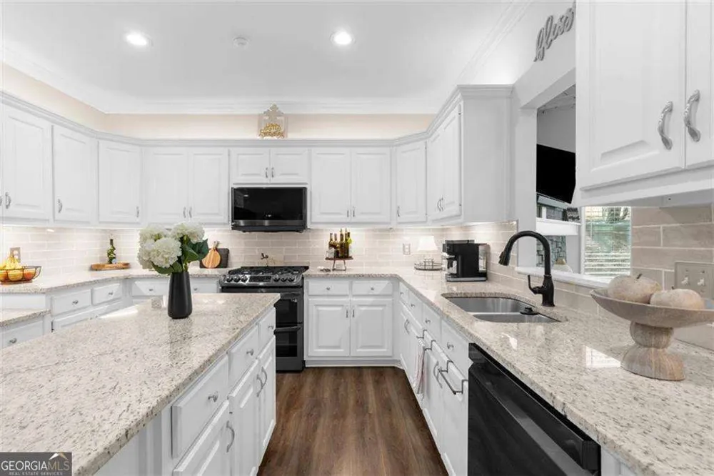 2638 Waters Edge DR Gainesville, GA 30504