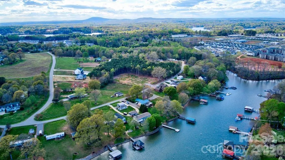 4279 Candlewood Drive Sherrills Ford, NC 28673