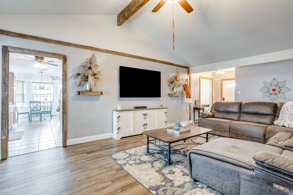 435 SE Gardens Boulevard Burleson, TX 76028