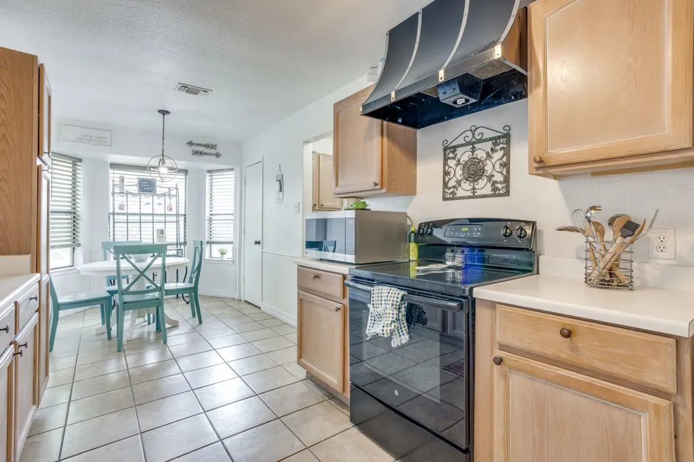 435 SE Gardens Boulevard Burleson, TX 76028