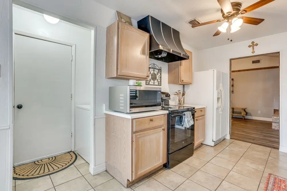 435 SE Gardens Boulevard Burleson, TX 76028