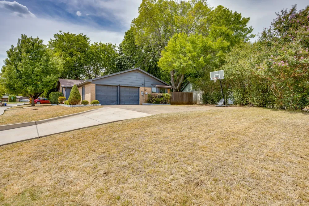435 SE Gardens Boulevard Burleson, TX 76028